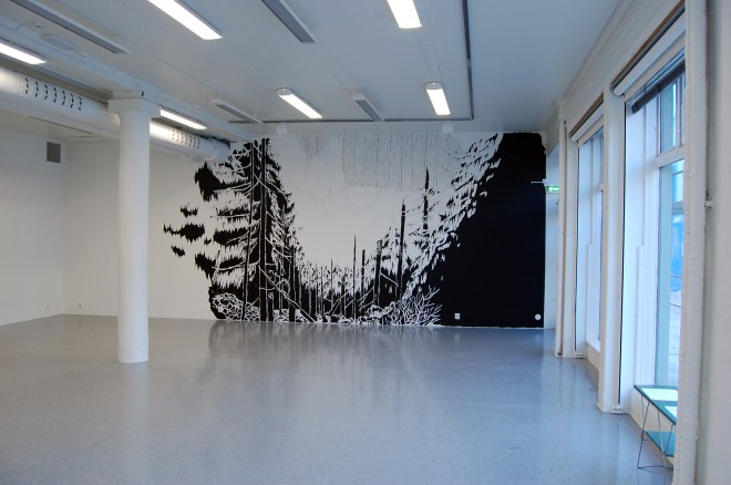 Veggmaleri. Fra soloutstilling på Rom8 i Bergen 2010. Wallpainting. From a soloshow at Rom8 in Bergen 2010.