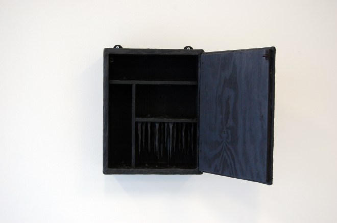 Svartmalt furu / Pinewood painted black