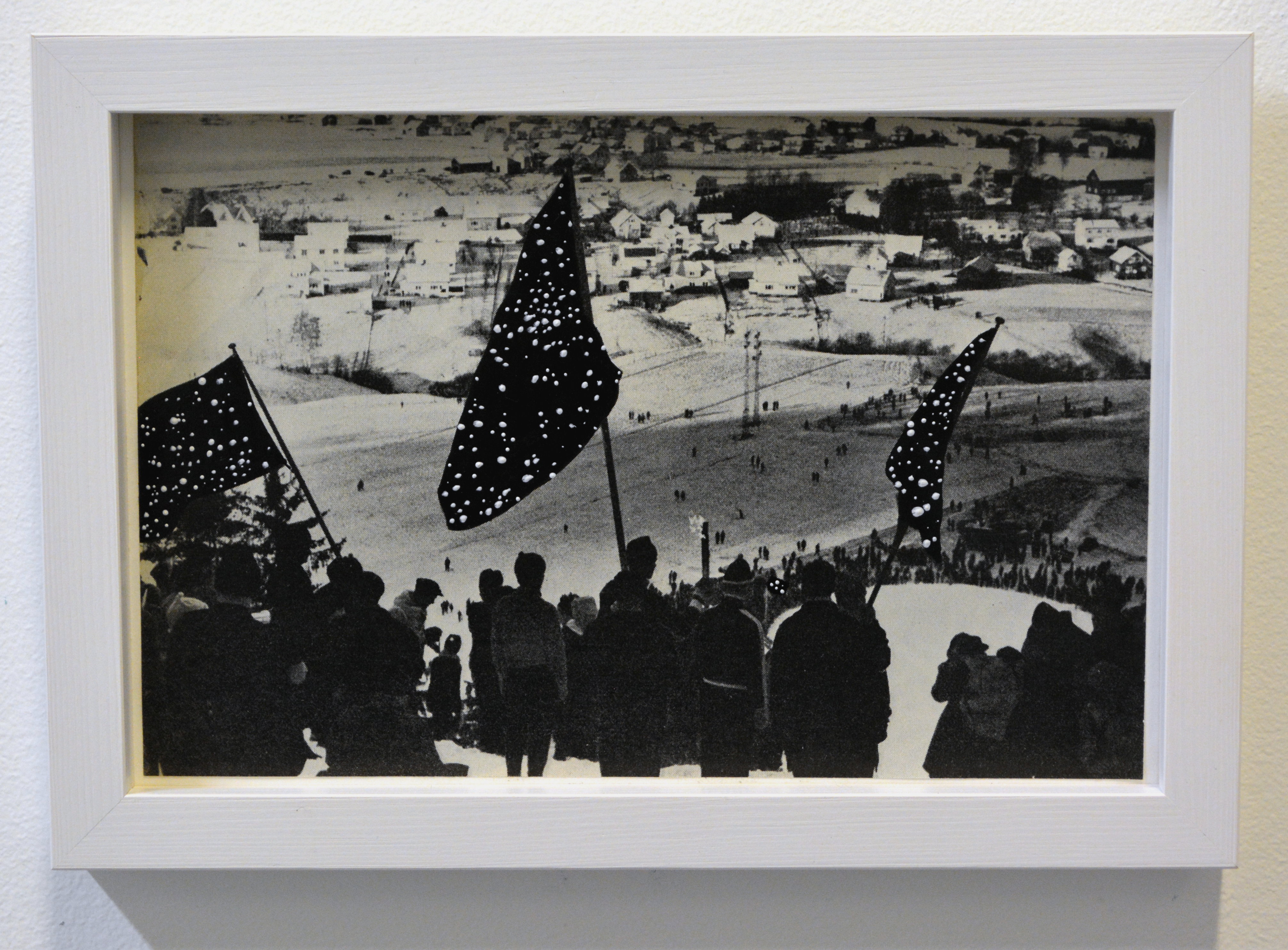 Svart og hvitt blekk på funnet fotografi, 2015. Black and white ink on found photograpy, 2015.